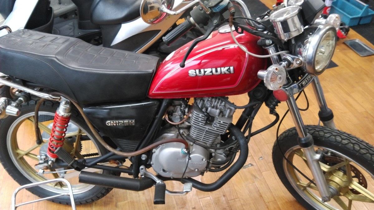 定番，新作登場 スズキ GN125H エンジン実働 ベース車両