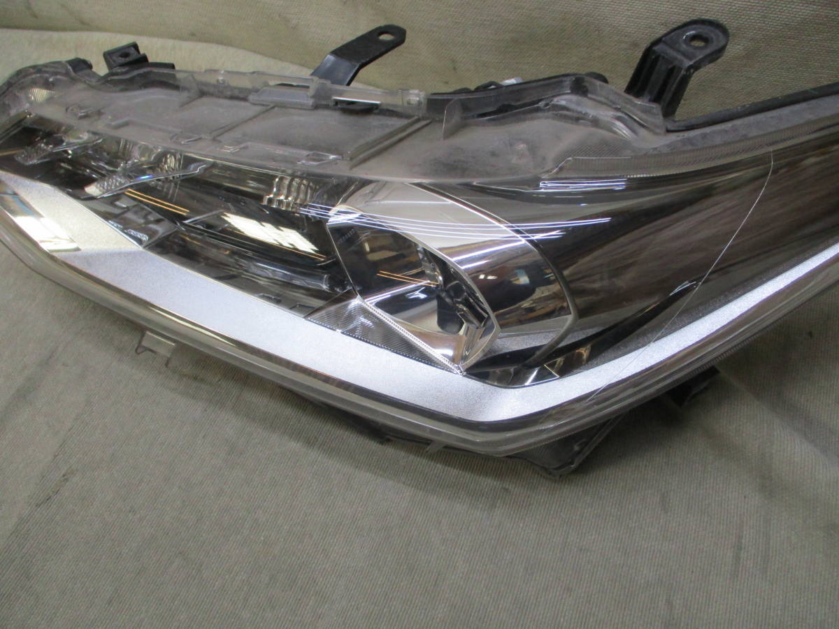 カローラ NZE161 フィールダー ヘッドライト左側 車 ヘッド トヨタ
