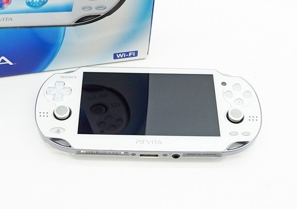 PS Vita（PCH-2000） Wi-Fiモデル ソフト5本+メモリーカードPS Vita PCH-