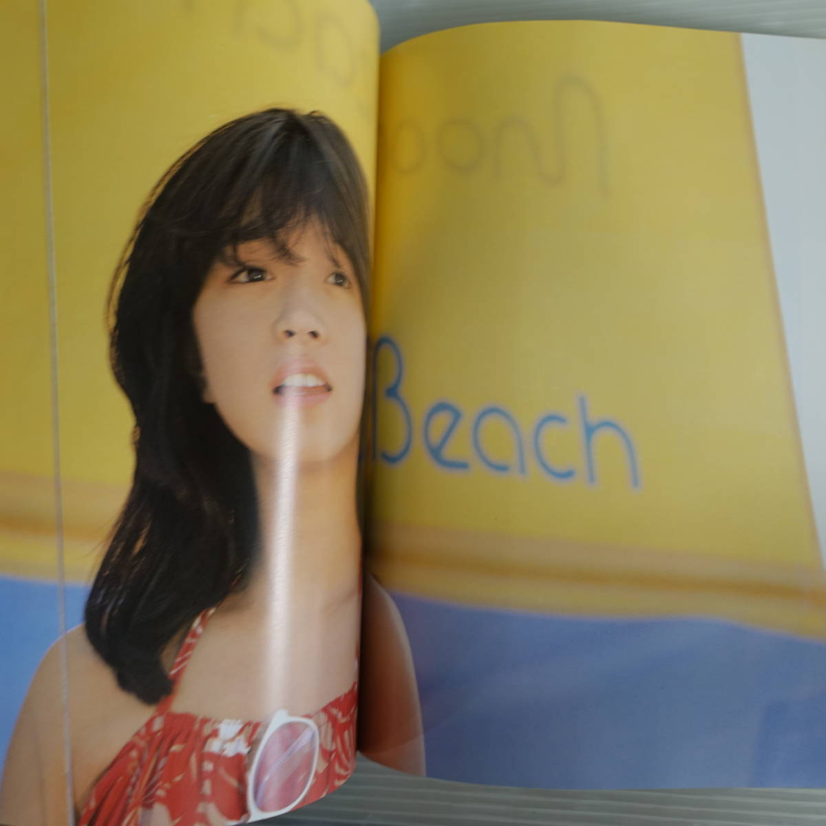 4677中森明菜写真集 近代映画増刊 水着 昭和57年(タレントグッズ