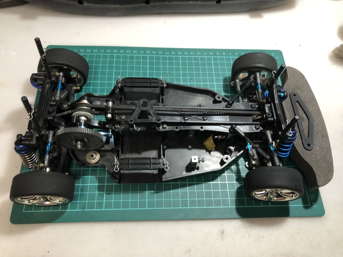 タミヤ　ラジコン　TA-04 R カーボン　シャーシ　オプション多数付　中古 タミヤ ラジコン TA-04 R カーボン シャーシ オプション多数付 中古