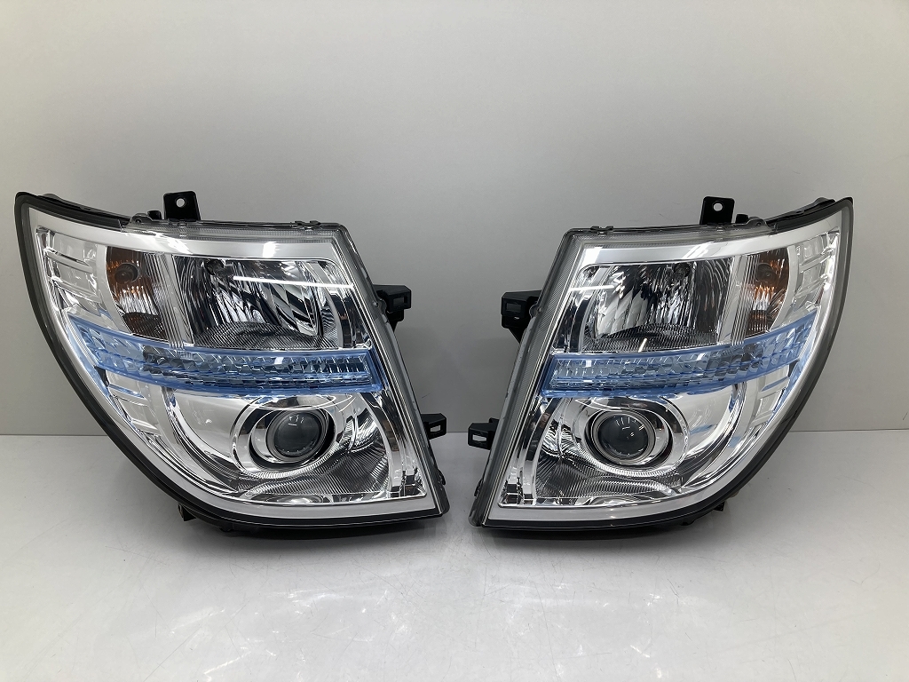 美品 点灯OK 取付OK E51 後期 エルグランド 純正 HID ヘッドライト