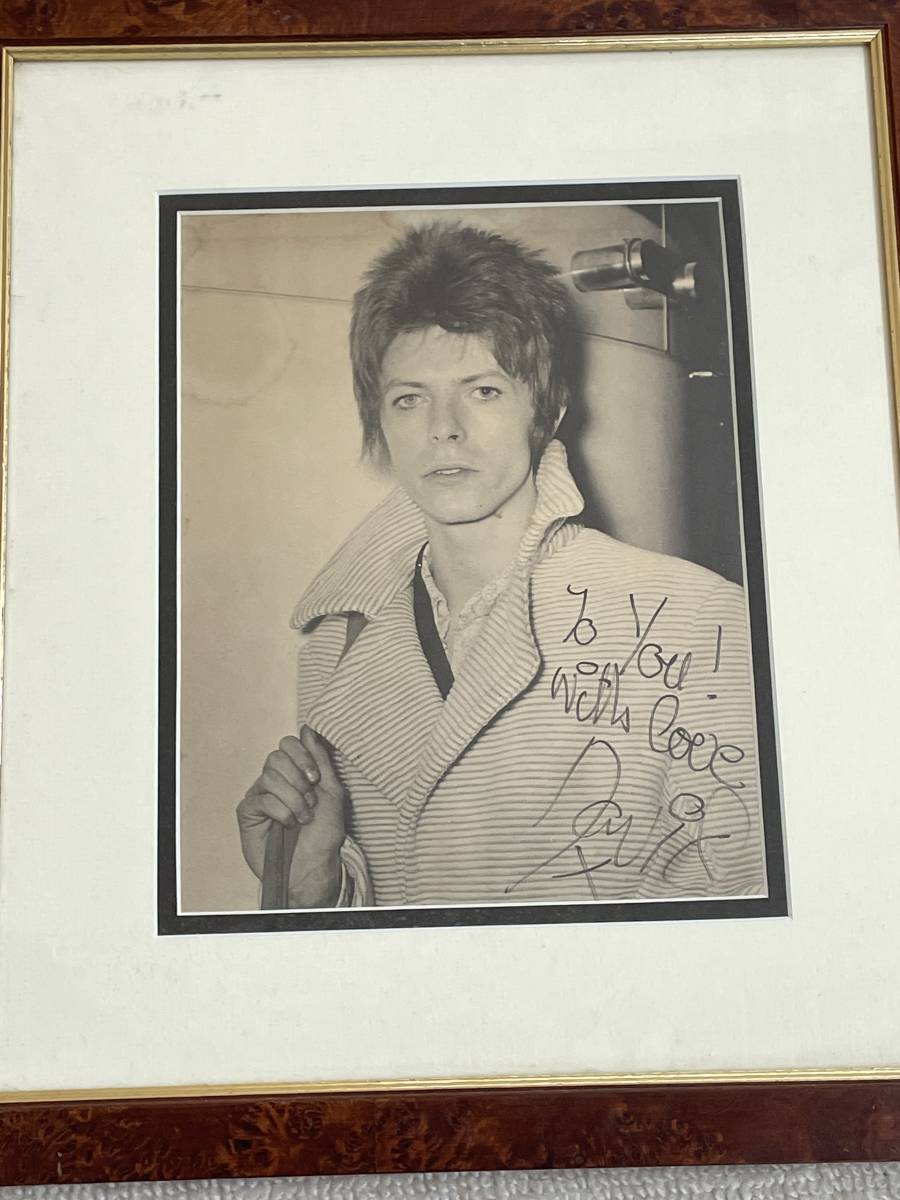 David Bowie// ジギー時代のサインとサイン入り写真集