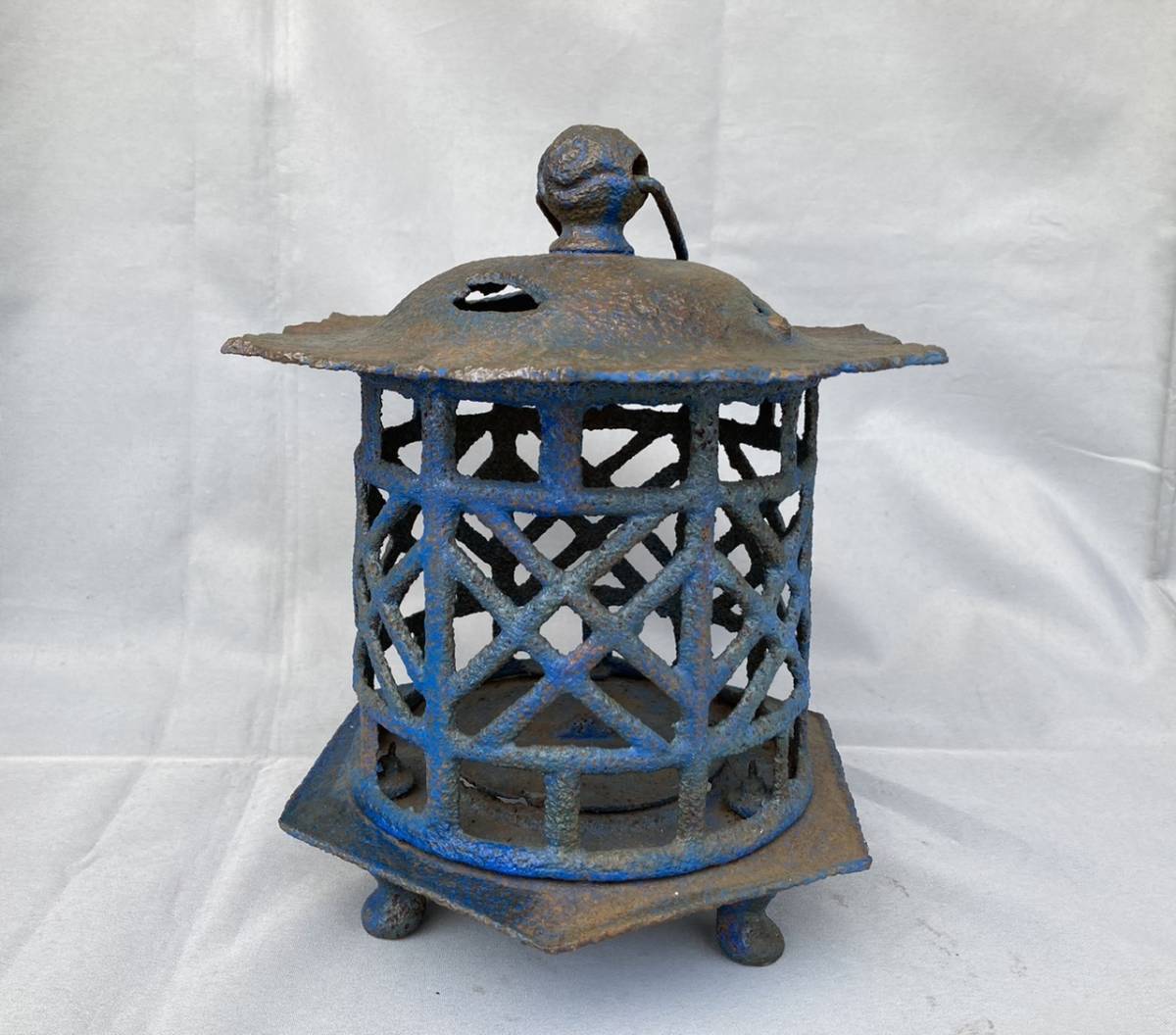 ①燈籠 灯篭 吊り灯篭 釣鐘 鉄製 吊り灯籠 アンティーク 骨董 燈篭 吊