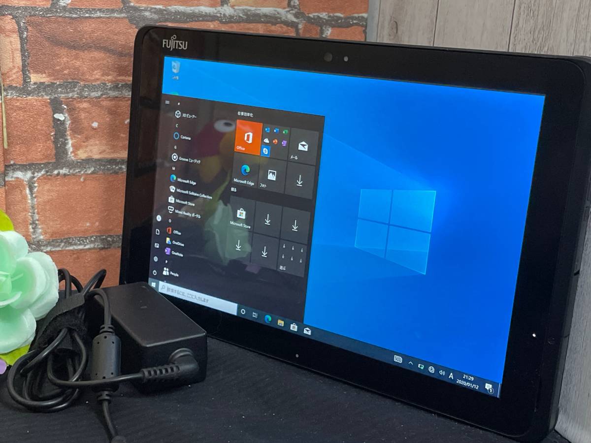 ●良品♪ARROWS Tab Q507/PB 防水タブレット[Atom x5-Z8550 1.44GHz/RAM:4GB/SSD:64GB/10.1インチ]Windows 10 タブレットPC 動作品