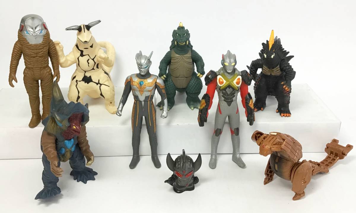 大量 フィギュア ソフビ ウルトラマン/ゴジラ/戦隊/ポケモン 円谷プロ 