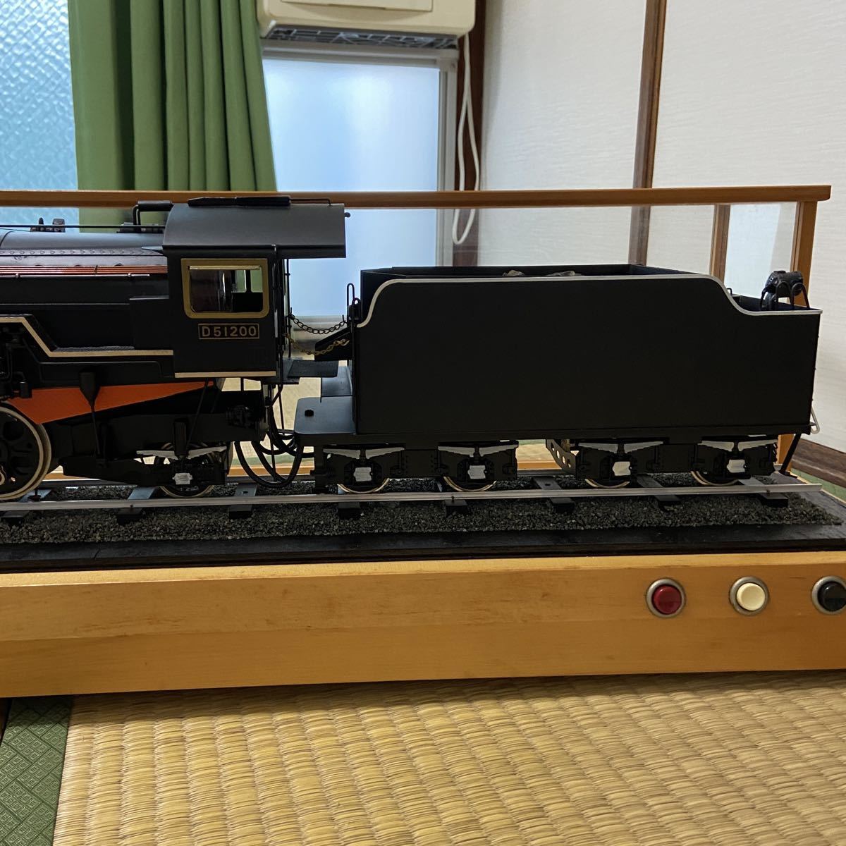 お召し列車 D51 200 鳳凰エンブレム ガラスケース付属 ※車輪回転・音 