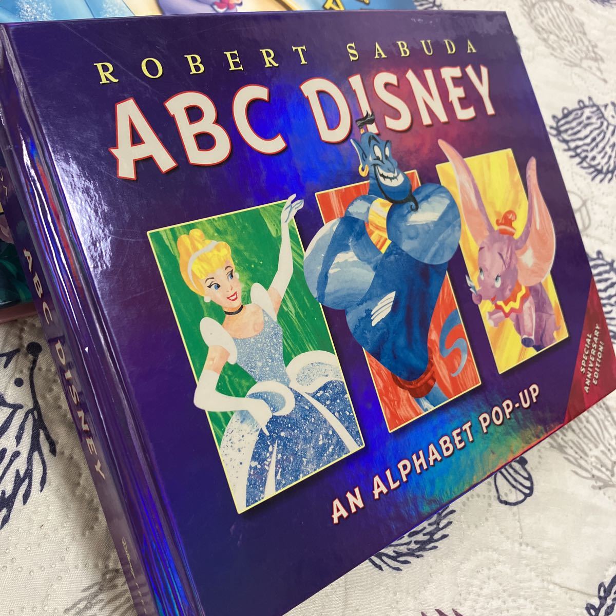 新品　希少　ABC Disney ディズニー 仕掛け絵本 アルファベット 新品 希少 ABC Disney ディズニー 仕掛け絵本 アルファベット - メルカリ