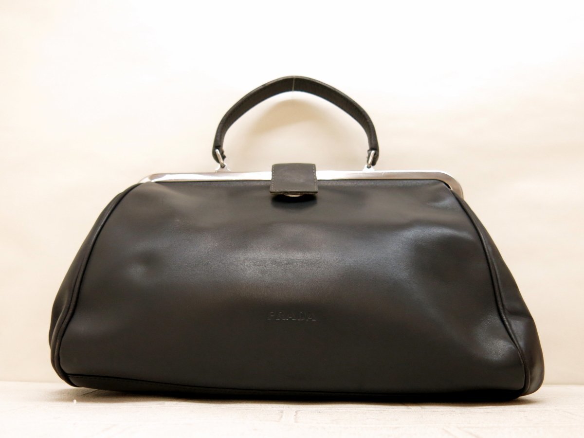 PRADA レザー プラダ カーフ ロゴ型押し ショルダーバッグ - Yahoo 