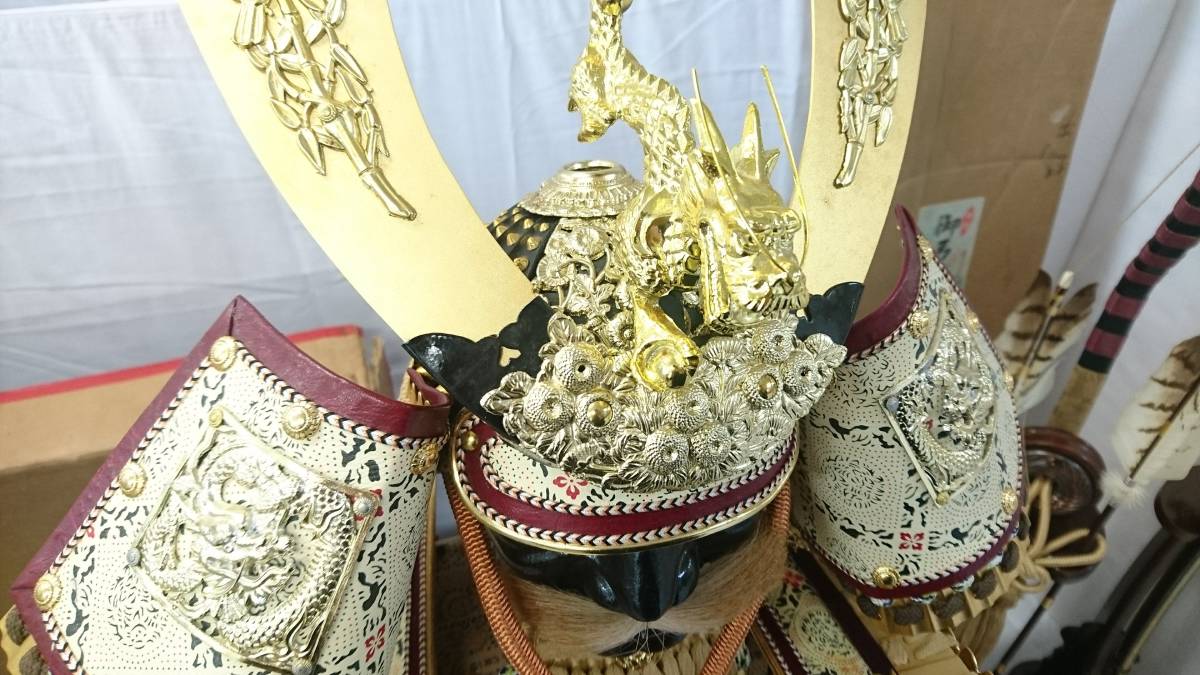 初だし 峰月 作 石狩 黄金武士大鎧 甲冑 ＆ 秋月 作 弓太刀 セット/五  