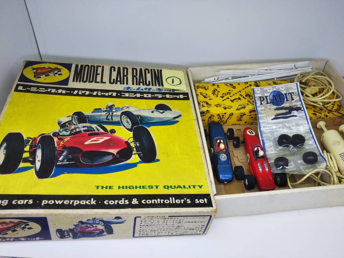 №1 ニチモ製 1/24 スロットカー2台、コントローラー2個他、通電動作 