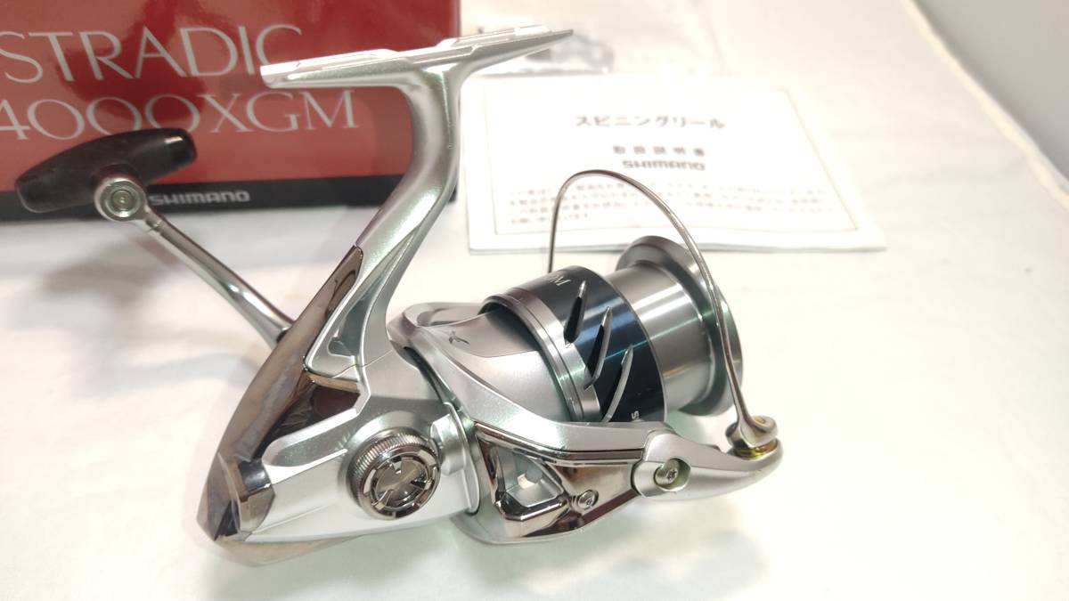 フィッシング SHIMANO STRADIC 4000XGM-Kスピニングリール※本体のみ