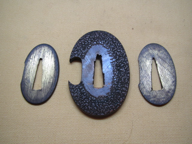 【期間限定価格】銅鍔 細工 短刀鍔　鐔 つば 時代物　刀装具 小道具 鍔 10 ◇◇ 優品 豆－32 短刀銅鍔＋切羽 時代物◇◇ 【公式通販】