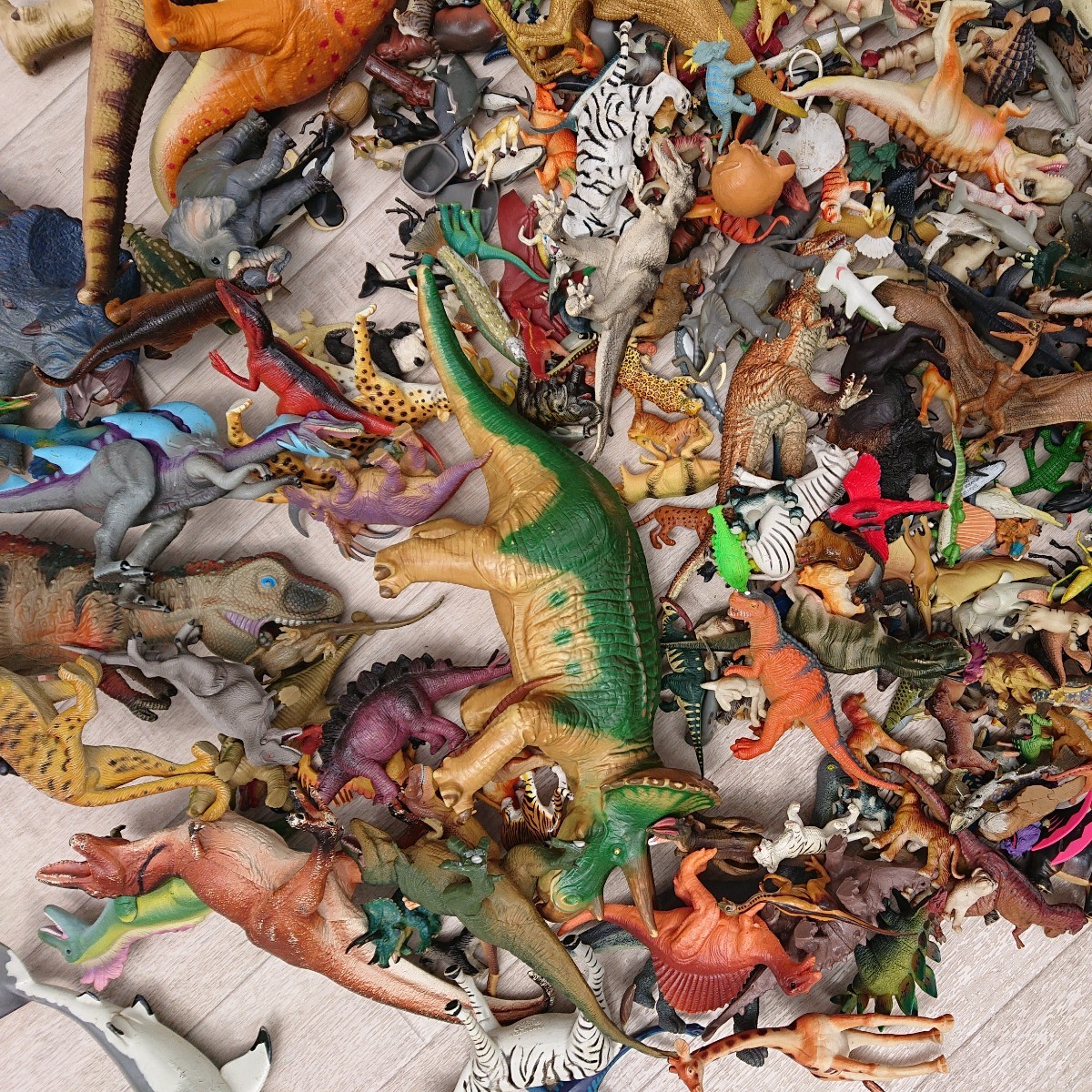 超お得アニア 恐竜 動物 昆虫 その他合わせて71体まとめ売り
