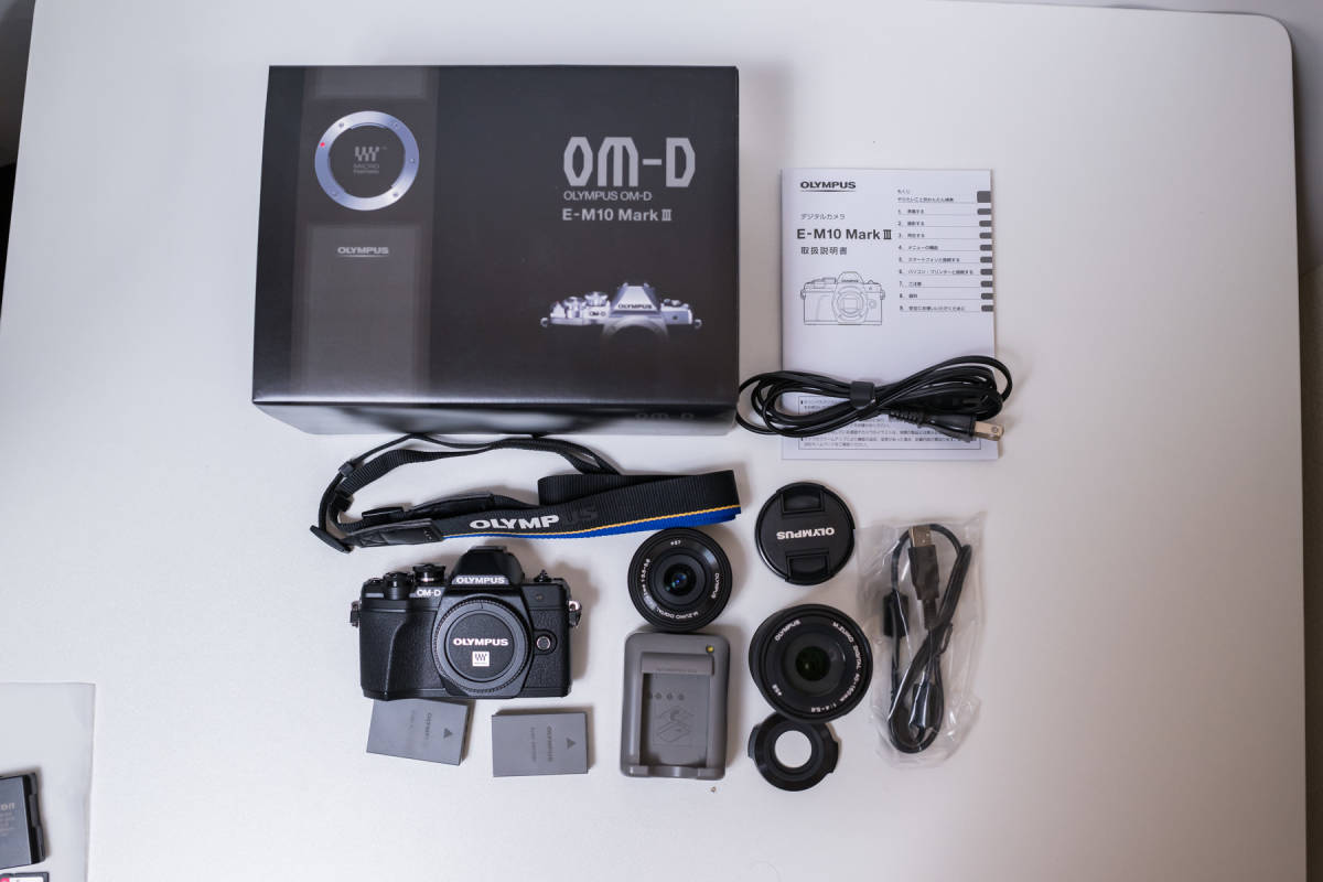 OLYMPUS OM-D E-M10 Mark.III ダブルズームキット Olympus E-M10 III