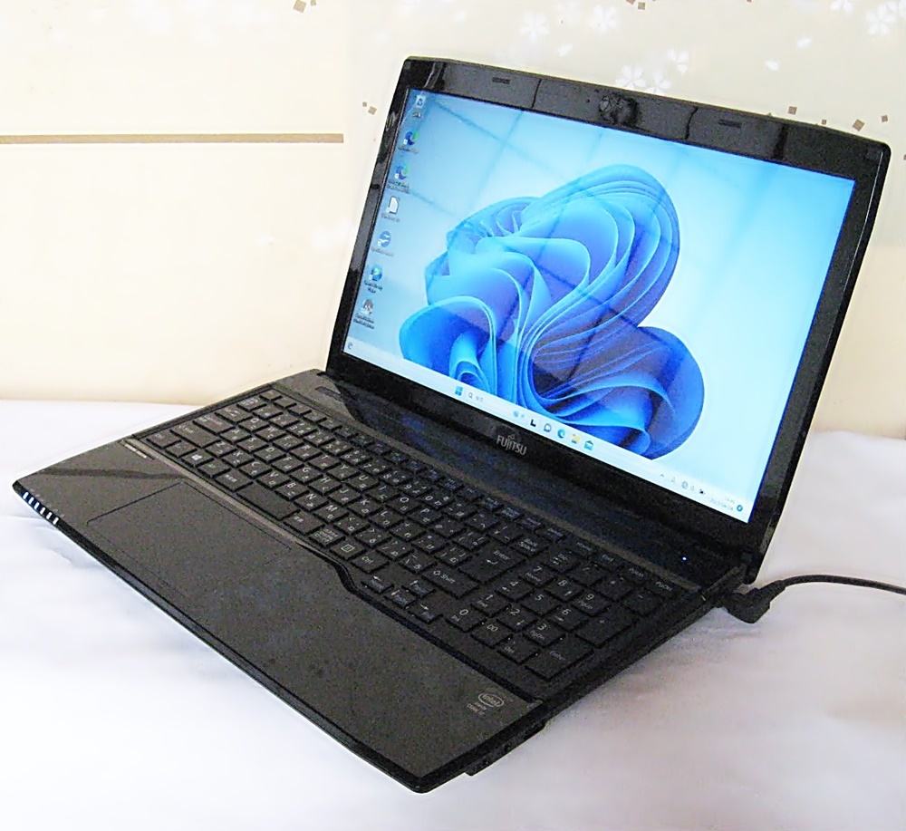 ☆富士通 FUJITSU LIFEBOOK AH53/M Core i7-4702MQ 4コア/8スレッド