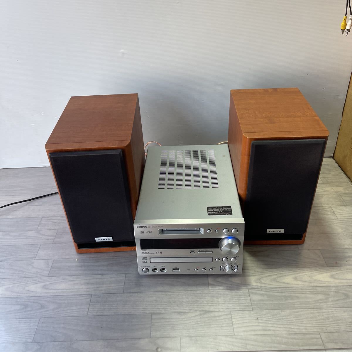 37【送料無料】稀少！美品！動作品！ONKYO オンキョー★オーディオ各種 ONKYO オンキョー オンキヨ FR-N7EX CD/MD システムコンポ