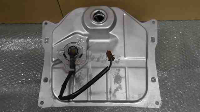 ZOOMER（ズーマー)　AF58-1504xxx　の　ガソリンタンク *1684376497　中古