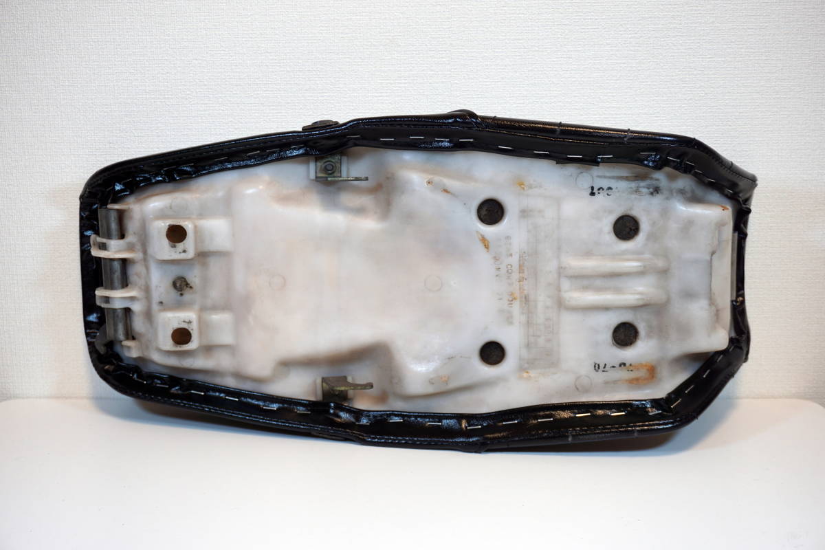 VTZ250 VT250F MC15 タックロール シート 純正シートベース あんこ抜き 