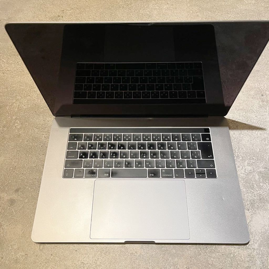 MacBook Pro 2016(15インチ)Core i7 2.6GHz 16GB 256GB(タッチバネル