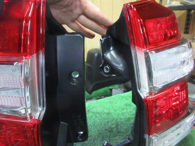 A0-Z)ランドクルーザー プラド（GDJ150W）純正☆左右テールランプ