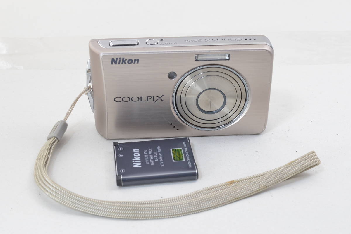 カメラ ニコン Nikon COOLPIX S520 シルバー オールドコンデジ