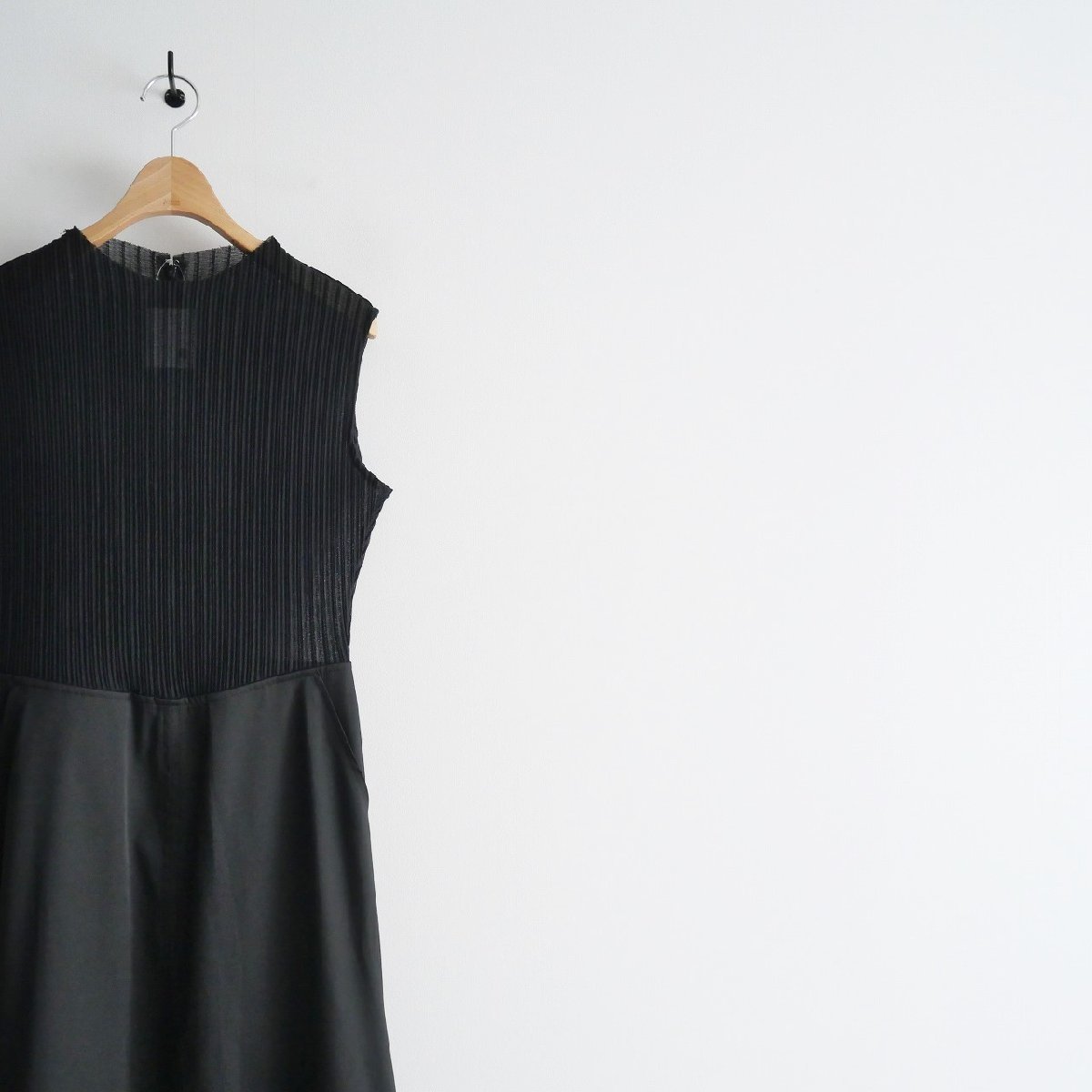 2022 / LE CIEL BLEU ルシェルブルー / Pleated Jersey&Satin Dress 
