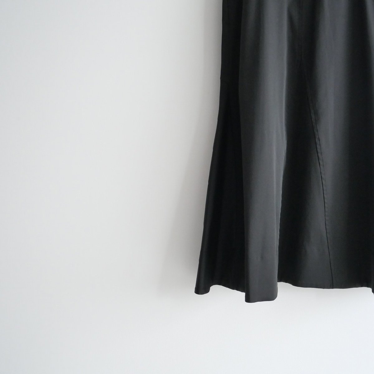 2022 / LE CIEL BLEU ルシェルブルー / Pleated Jersey&Satin Dress 