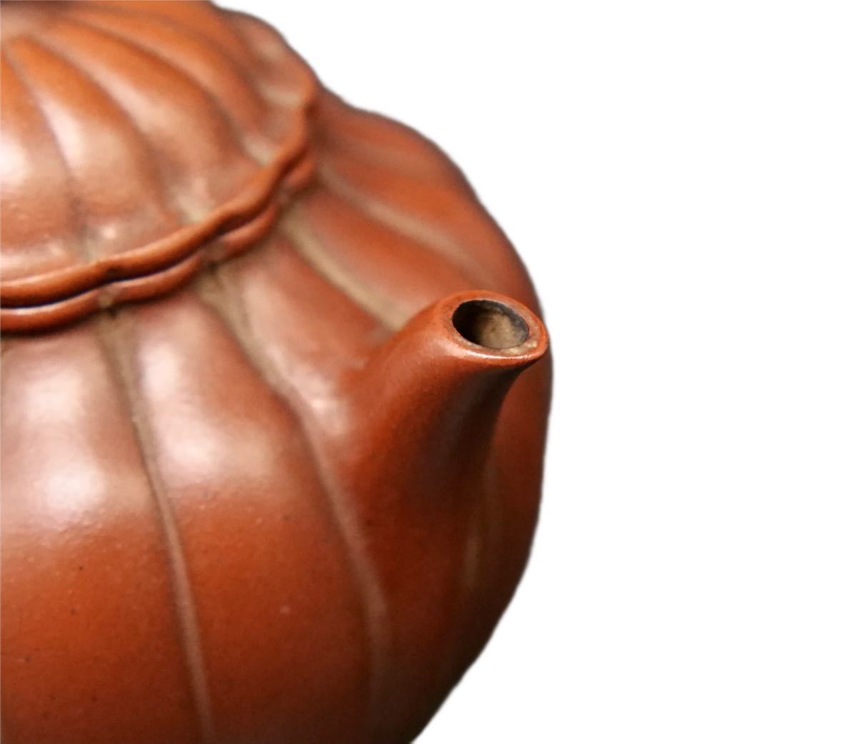 S178 時代煎茶道具 朱泥紫砂 菊形 煎茶 後手急須 茶壷 朱泥急須 茶器 中国唐物 茶道具 美術品 陶磁器 幅:11.7×8.1cm_3