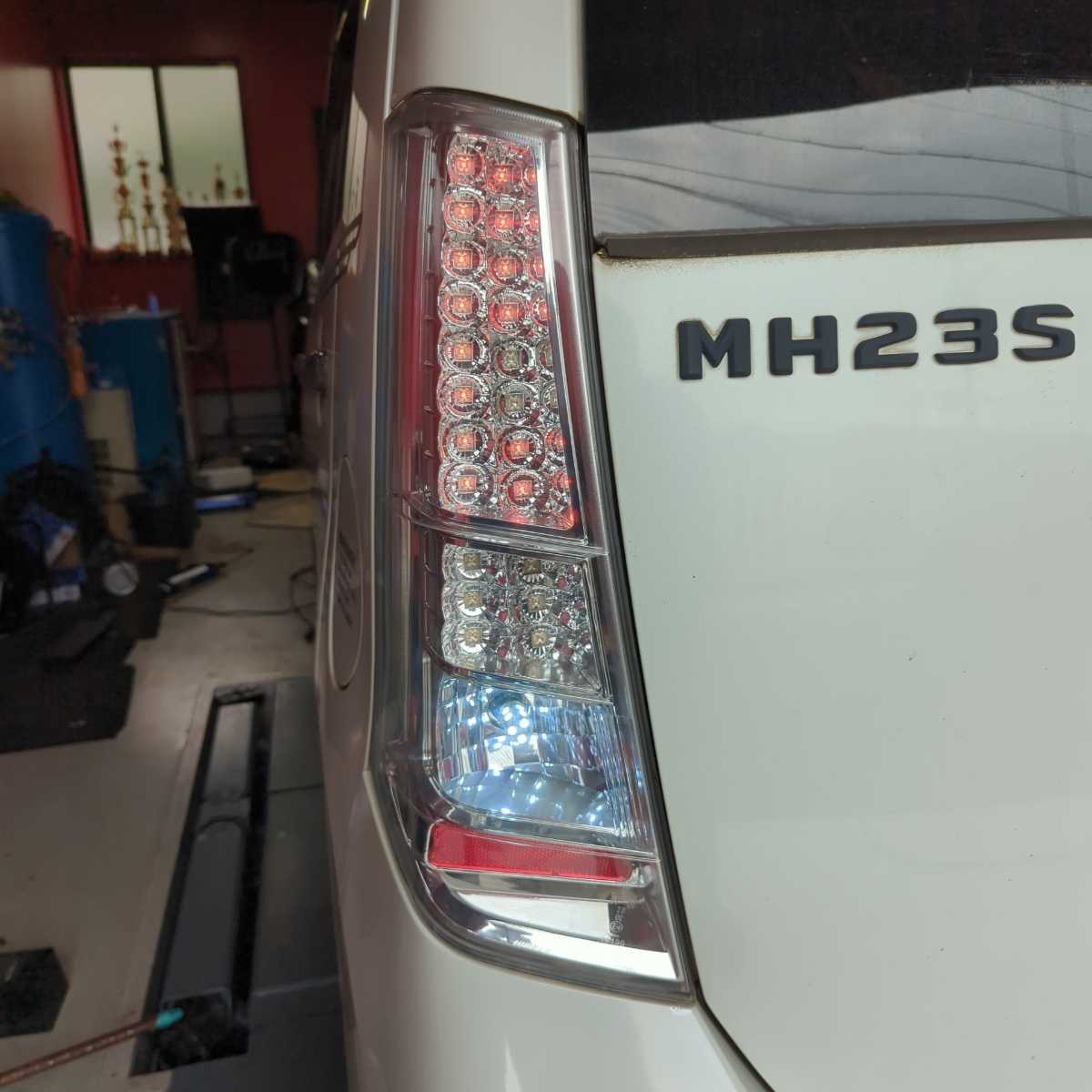 ワゴンR MH23S LEDテールランプ 赤⁄スモーク スズキ⁄SUZUKI MH23S