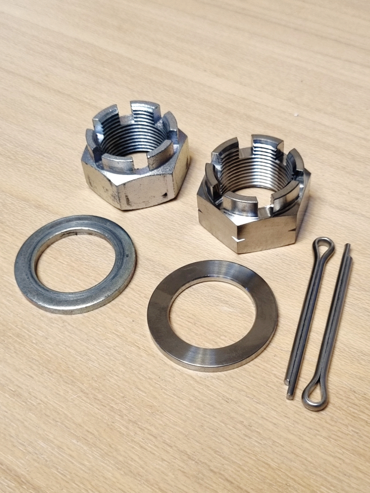 そう　 143-B-2 ◇ チタン合金カワサキZX-10R M24xP1.5アクスルシャフト 143-A-2