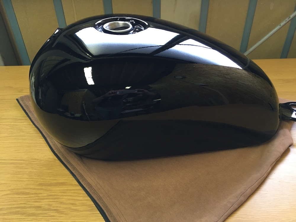 W650 W400 純正タンク スムージング 黒 ブラック 塗装後未使用