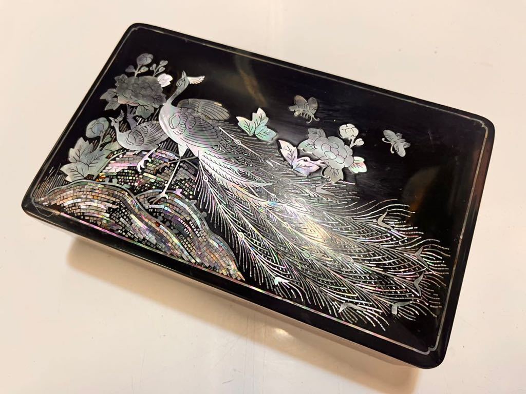 螺鈿細工 孔雀 花 道具箱 化粧箱 飾り箱 漆器 小箱 中国美術 韓国 螺鈿細工 孔雀 花 道具箱 化粧箱 飾り箱 漆器 小箱 中国美術 韓国 現状