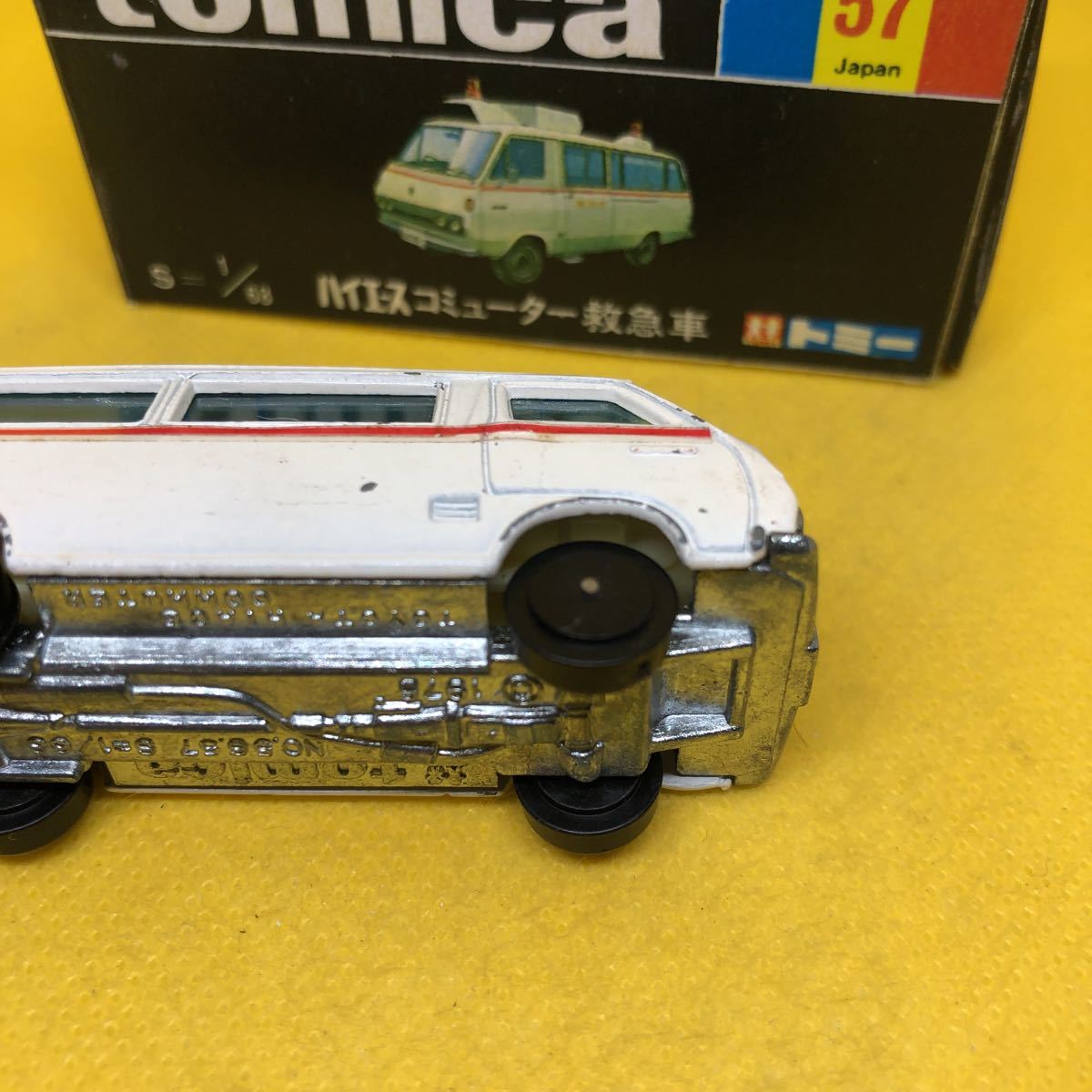 希少 エラートミカ 日本製 黒箱 57 ハイエース コミューター 救急車 右
