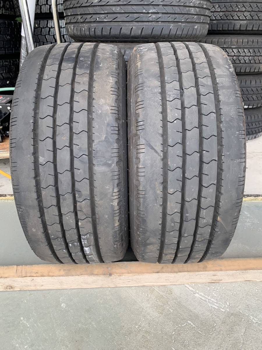 送料込み 235/50R14 102L LT DUNLOP SPLT33 9mm 19年製 中古 タイヤ 2本セット