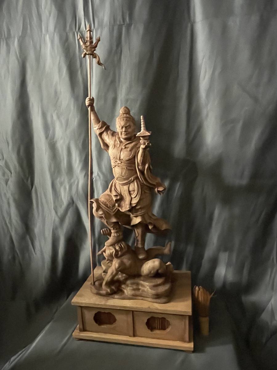 仏教工芸品　総楠製　井波彫刻　極上彫　木彫仏像　毘沙門天立像 大型高56cm 仏教工芸品 総楠製 井波彫刻 極上彫 木彫仏像 毘沙門天立像