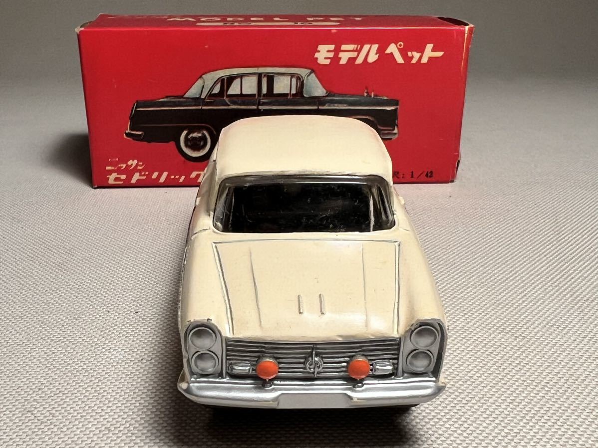 MODEL PET モデルペット No.10 ニッサンセドリック 構内タクシー