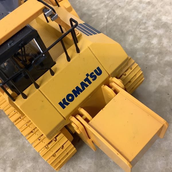 Kyosho 1/50 コマツ PC1250-8 & D575A-3 SD Kyosho 1/50 コマツ PC1250-8