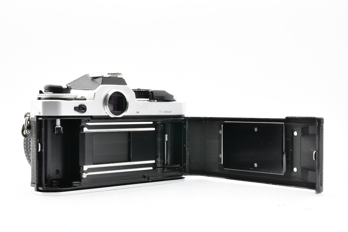 Nikon FE シルバー + AI NIKKOR 50mm F1.4 ニコン フィルムカメラ MF