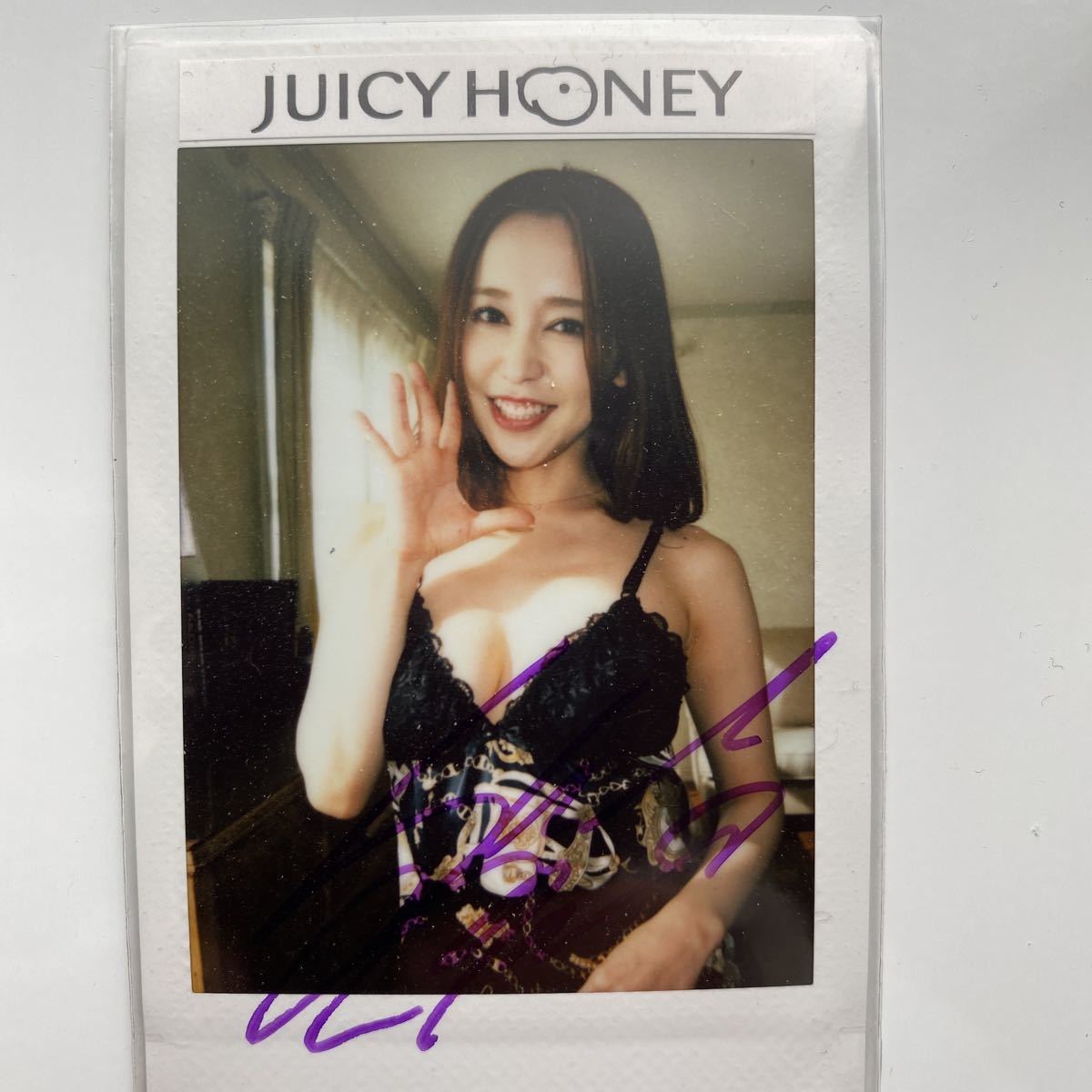 ジューシーハニー篠田ゆうさんサインチェキ(写真)｜売買された  