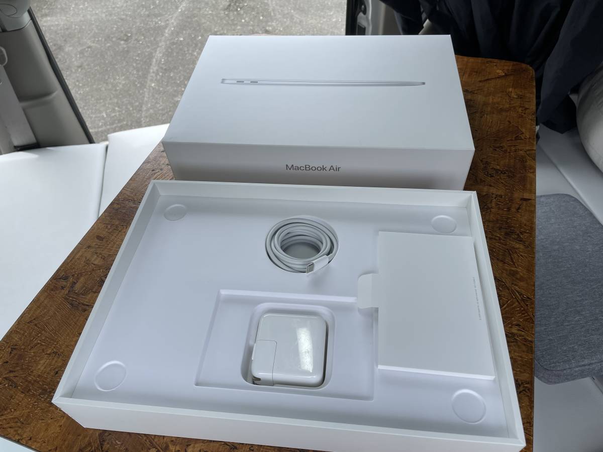 超美品 MacBook air 2020 Core i5 1.1GHz メモリ8GB SSD512GB 充放電29回　おまけ付き_4