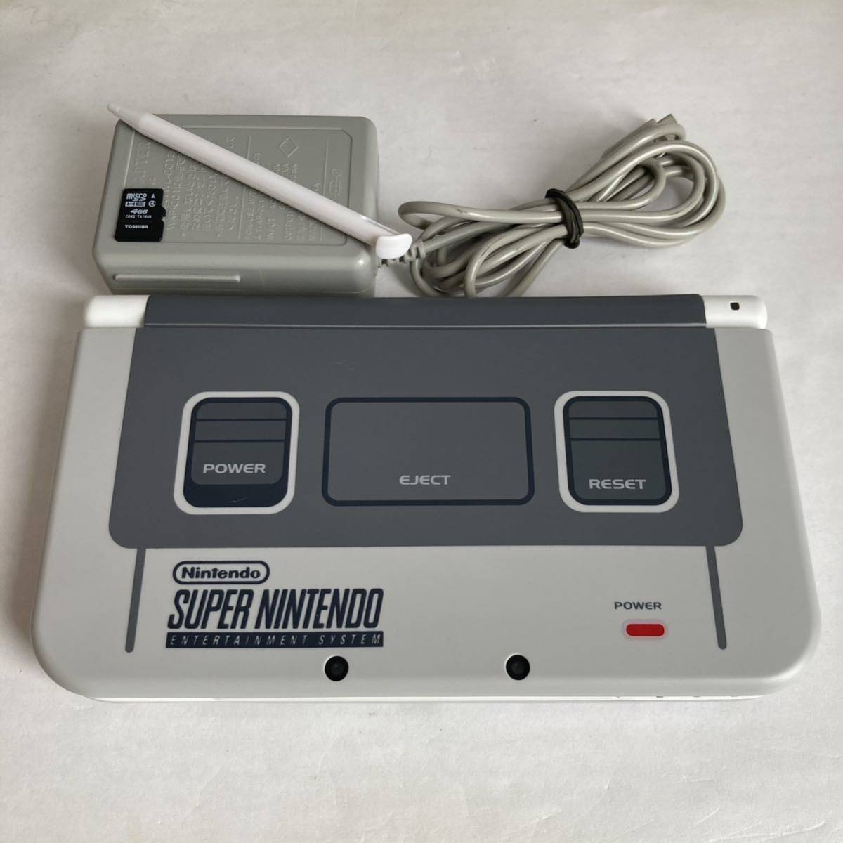 【送料無料】美品 NEW 33DS LL 本体 スーパーファミコン 完動品 付属品完備