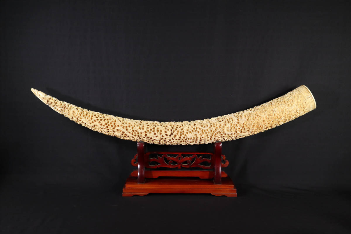 本物 一本物 超細密彫刻 龍文図 飾り物 オブジェ 置物 マンモス 象牙調