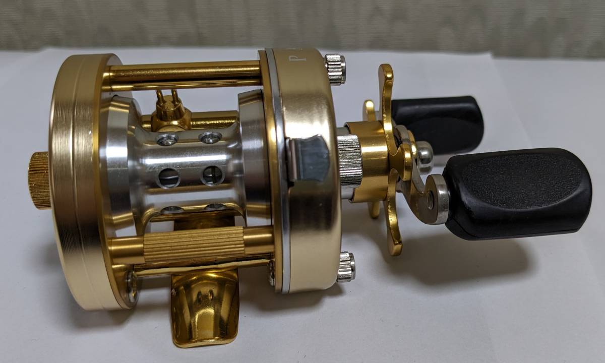 メガバス パガーニ P300 R シャンパンゴールド 中古品 | CONTRALINEA.NET