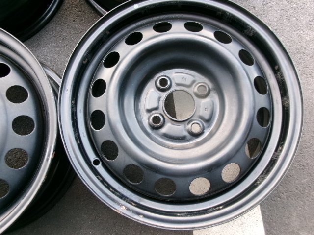 トヨタ アクア 純正 スチールホイール 5.5J×15インチ+40ぐらい PCD100 