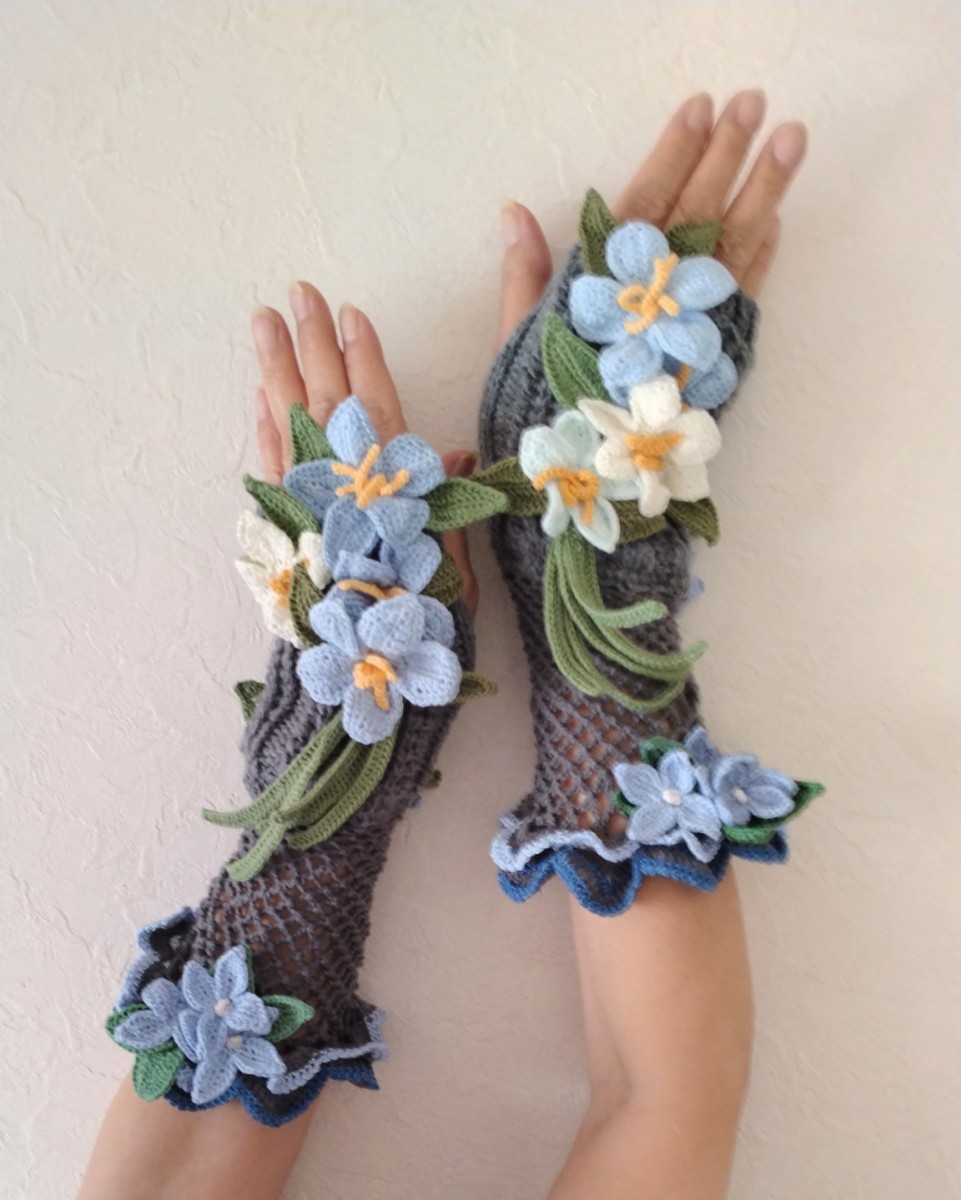 春夏用アームウォーマー　　　　　　　百合、紫陽花　グレー　　　　　　　ami laine