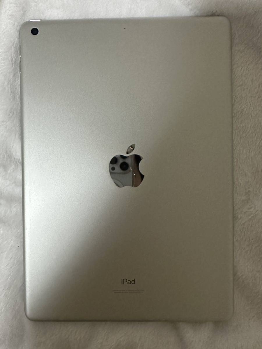 Apple iPad（第9世代）10.2インチWiーFiモデル シルバー 64GB 【公式通販】