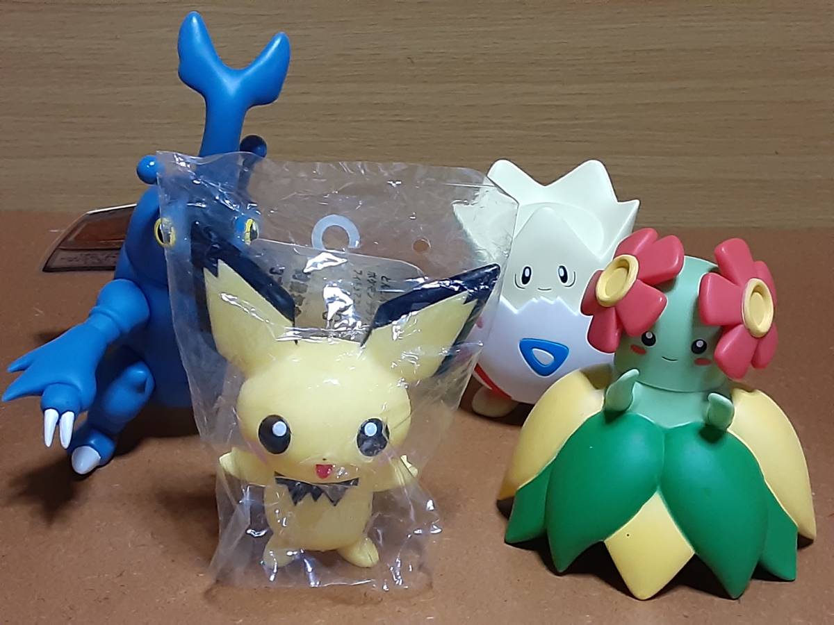旧トミー製！ポケモンDXフィギュアコレクション☆ピチュー/ヘラクロス 
