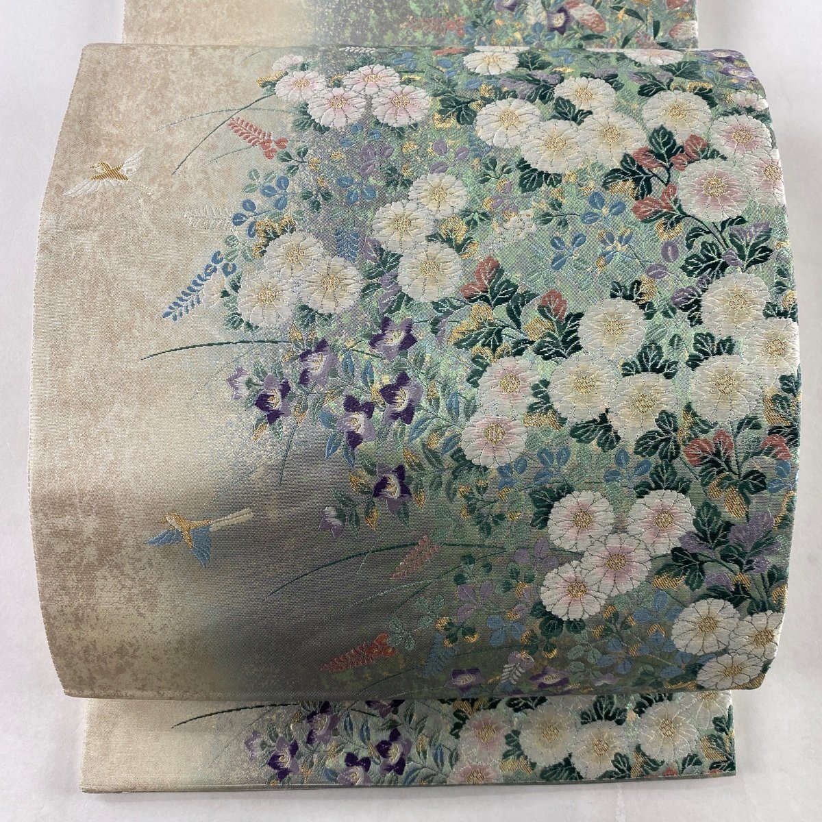 袋帯 美品 秀品 秋草 鳥 箔 金糸 薄緑 お太鼓柄 正絹 【中古】