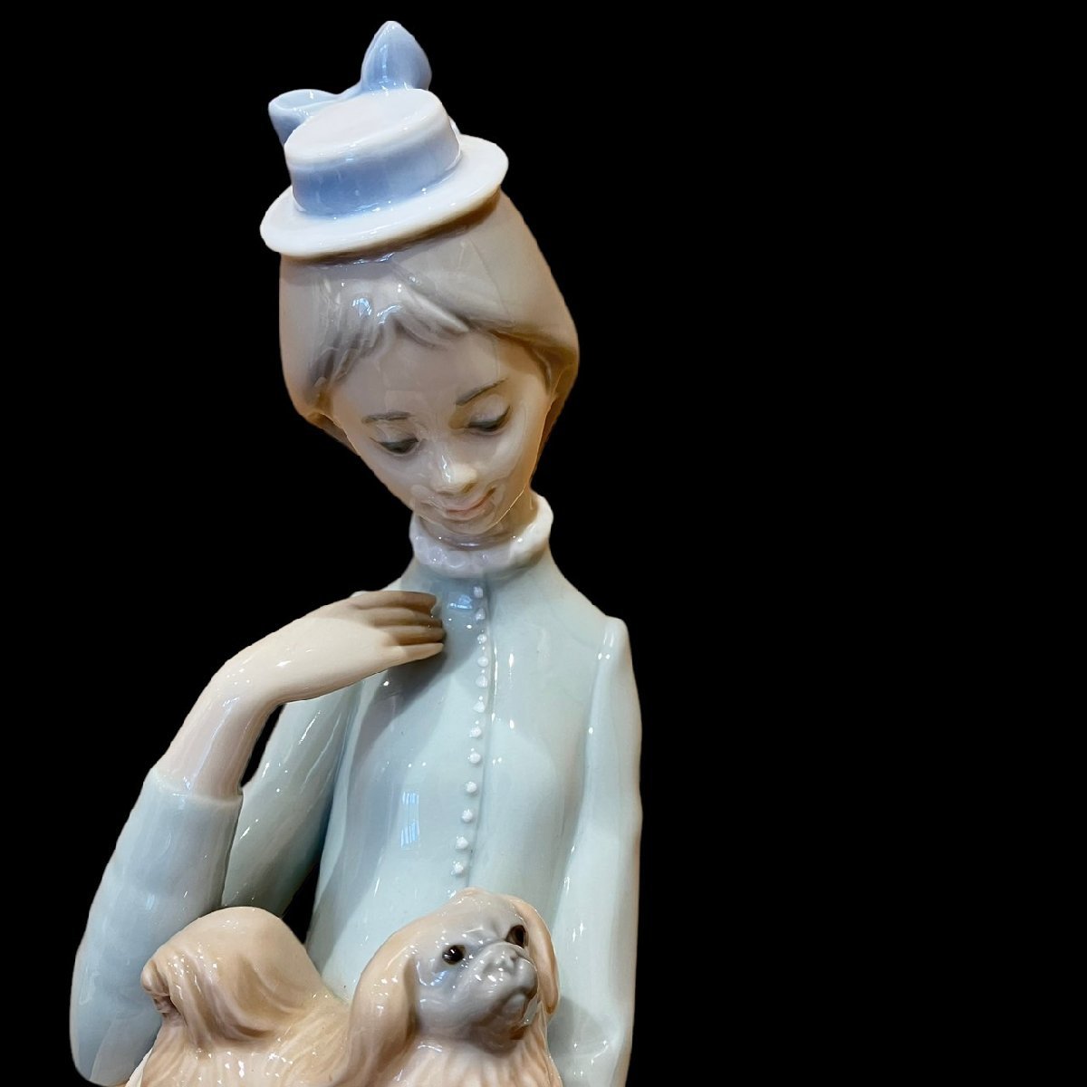 LLADRO 仔犬を抱く貴婦人 リヤドロ 4893 【公式通販】